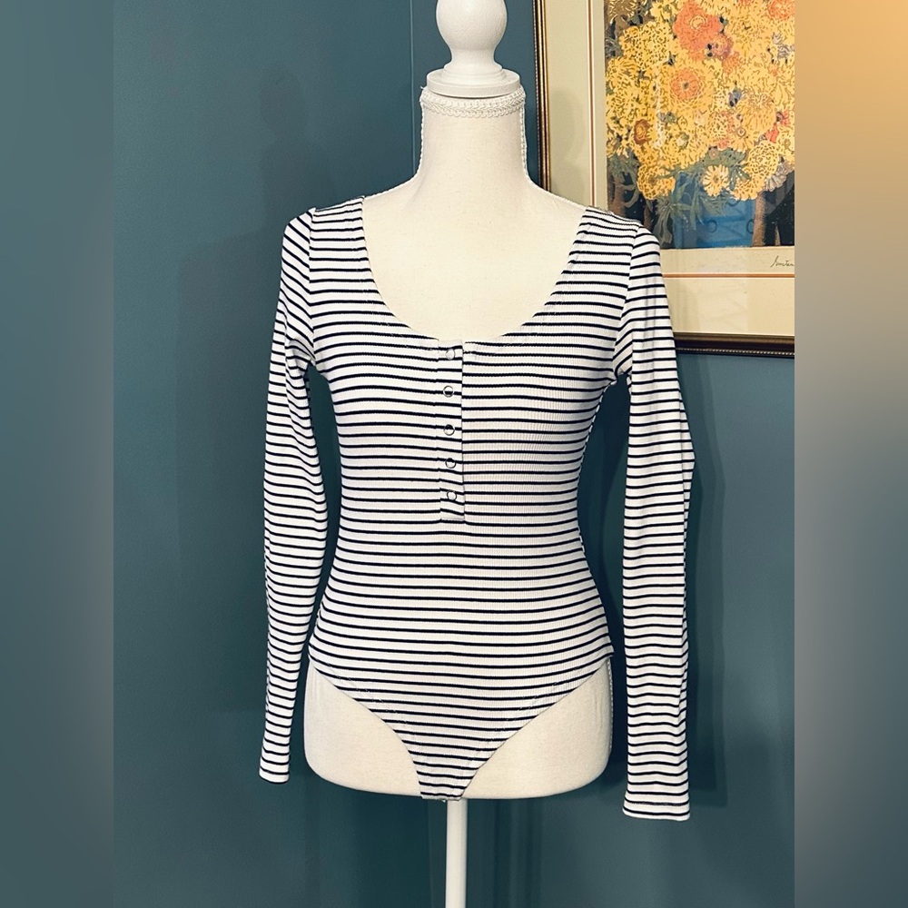 Easy Clothes Striped Long Sleeve Bodysuit